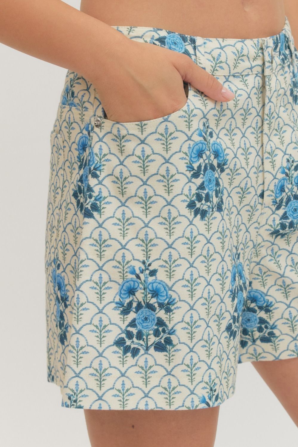 Versailles in Blue Short