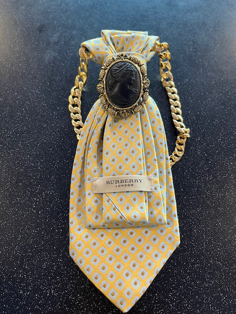Burberry Cameo
