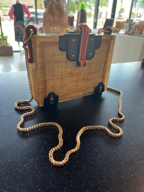 Gissa Bicalho Clutch
