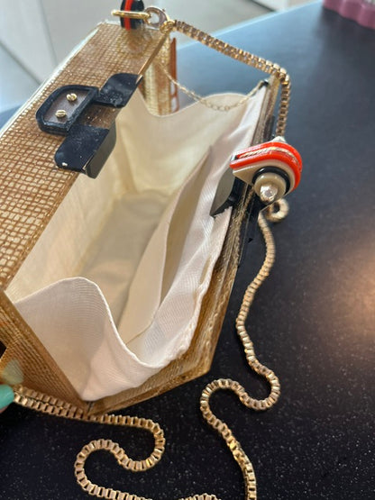 Gissa Bicalho Clutch
